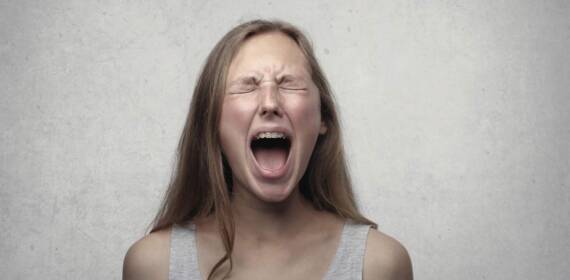 Non schiacciare il “pulsante emotivo”! Come riconoscere e gestire le nostre reazioni